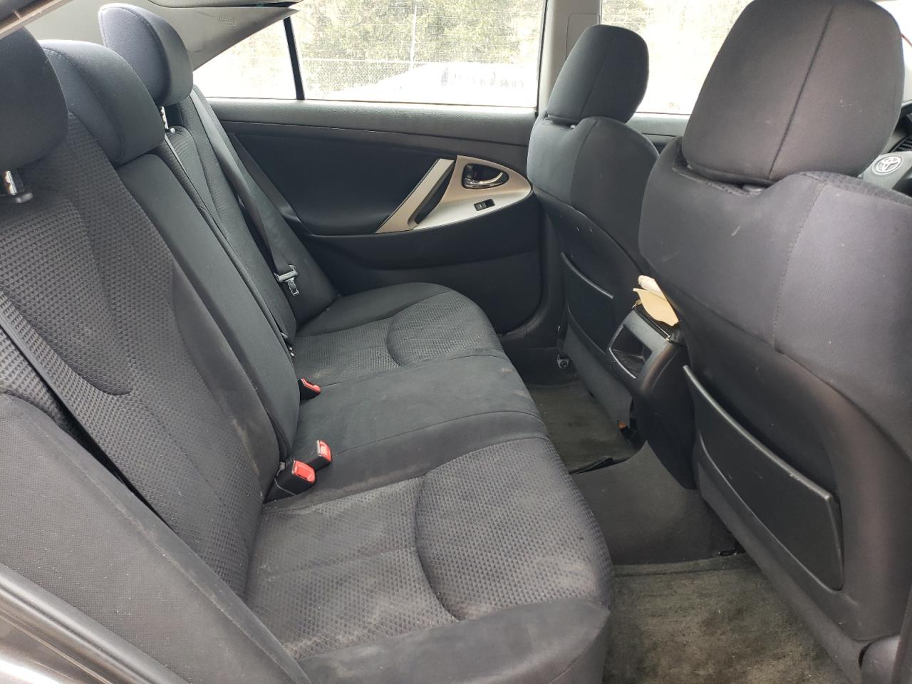 2010 Toyota Camry - Image 10