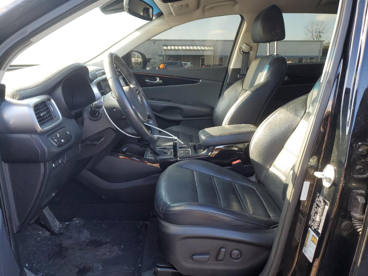 2019 Kia Sorento - Image 7