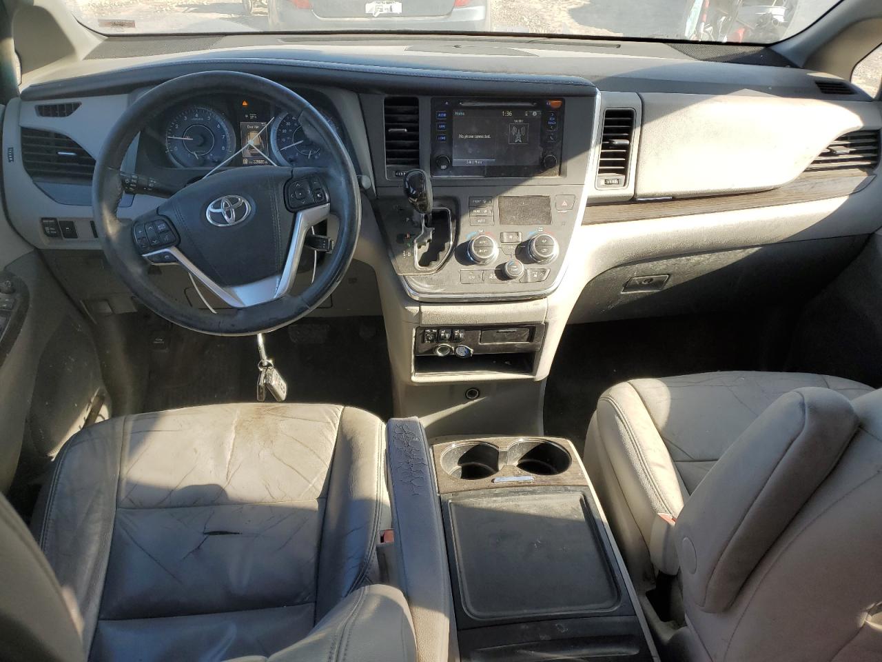 2015 Toyota Sienna - Image 8