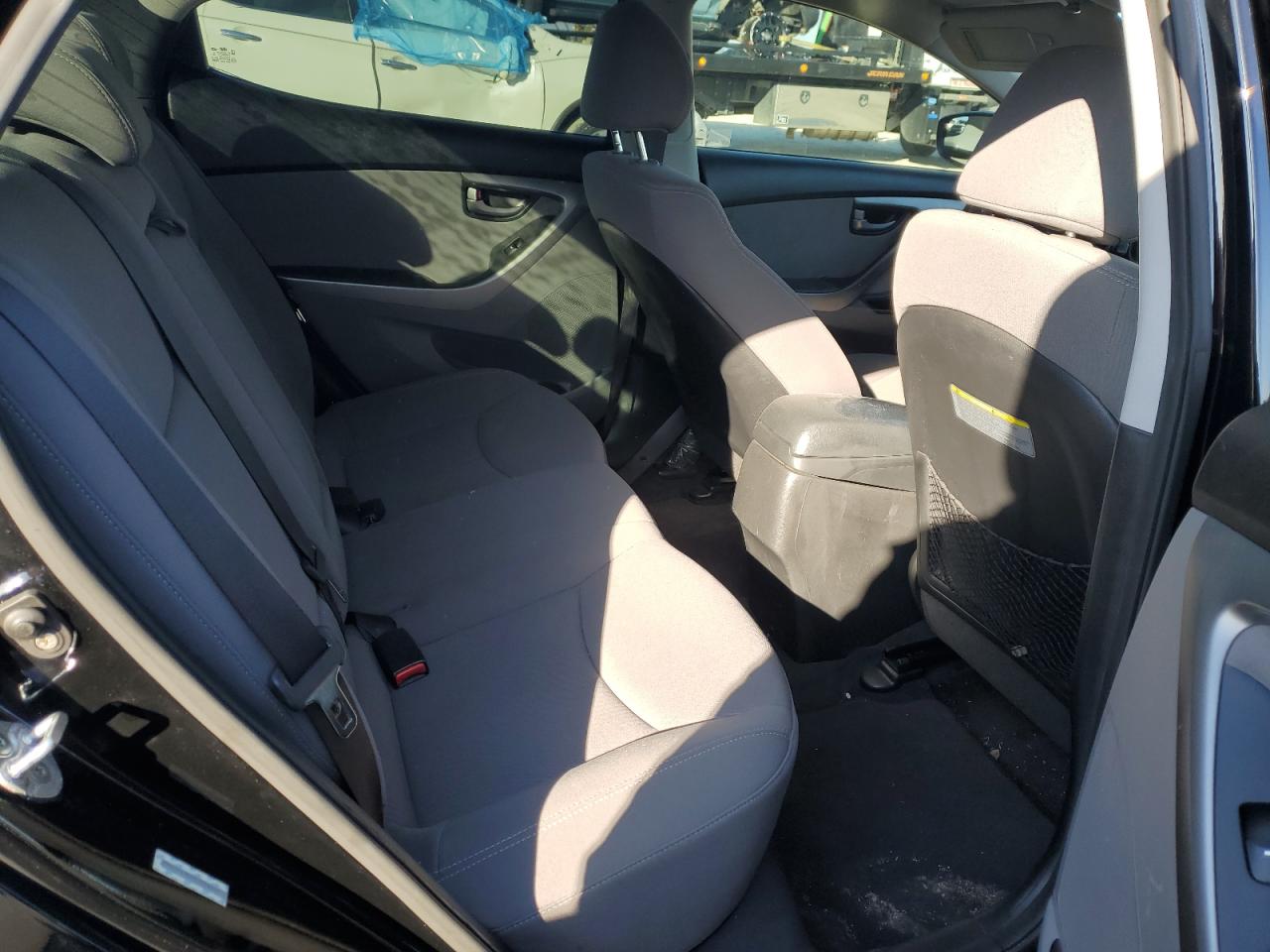 2015 Hyundai Elantra - Image 10