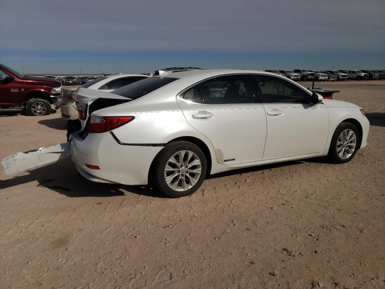 2015 Lexus ES - Image 3