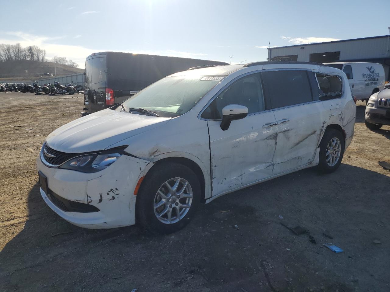2021 Chrysler Voyager - Image 1