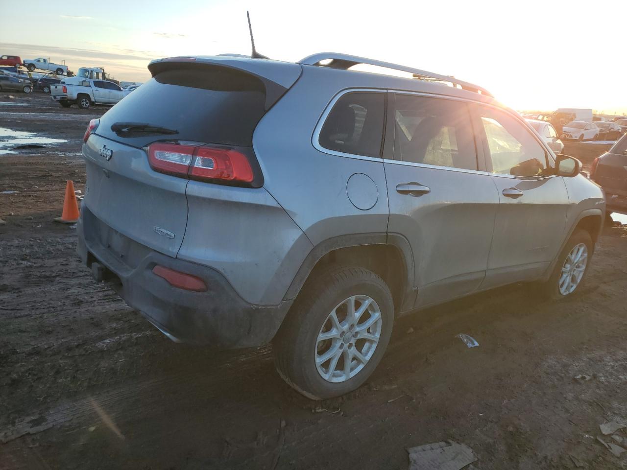 2017 Jeep Grand Cherokee - Image 3