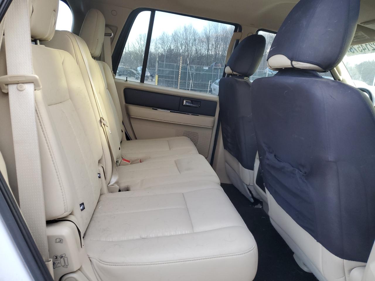 2015 Ford Expedition - Image 11