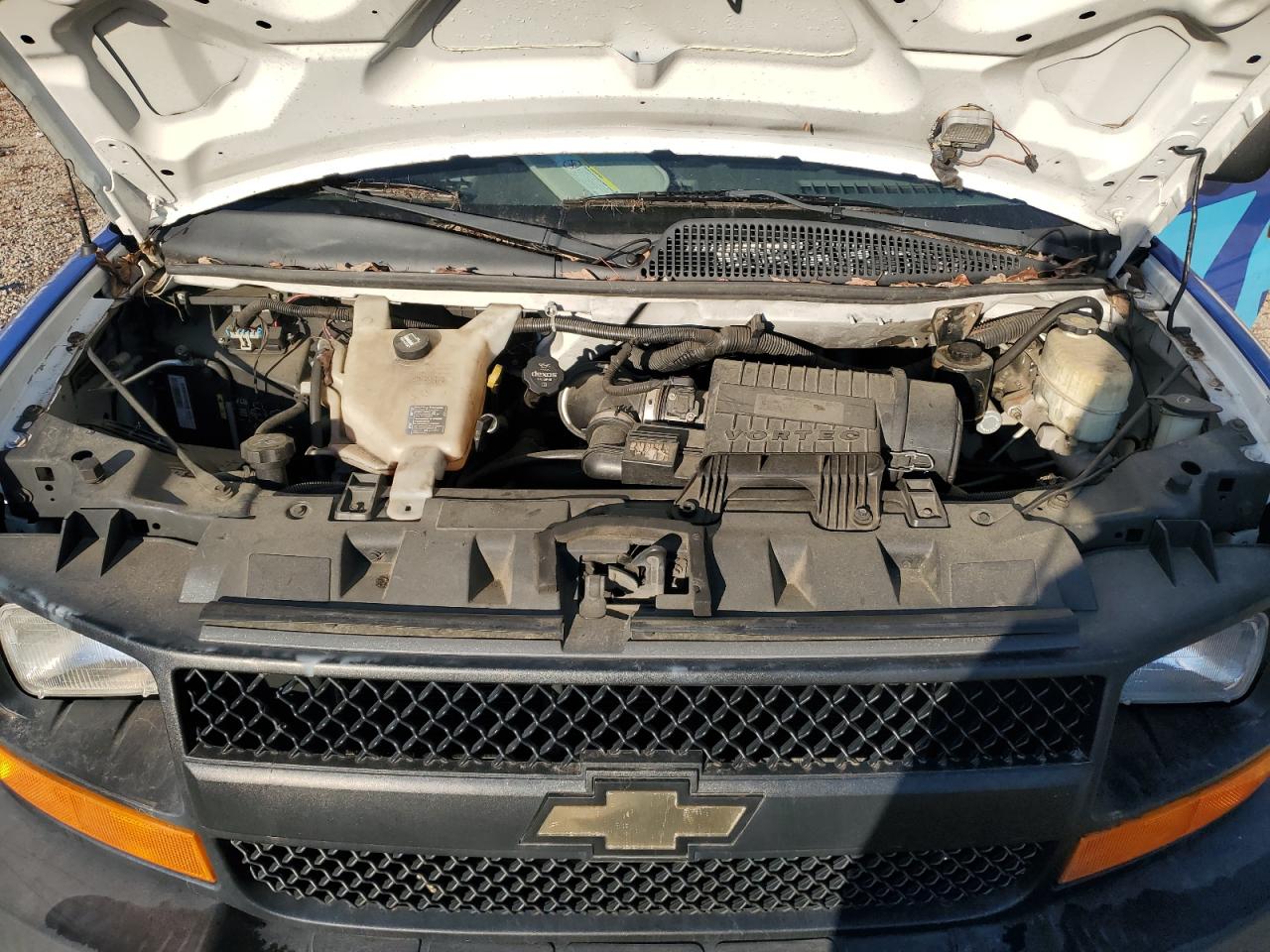 2016 Chevrolet Express - Image 12