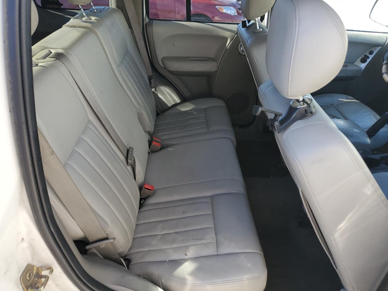 2005 Jeep Liberty (North America) - Image 11