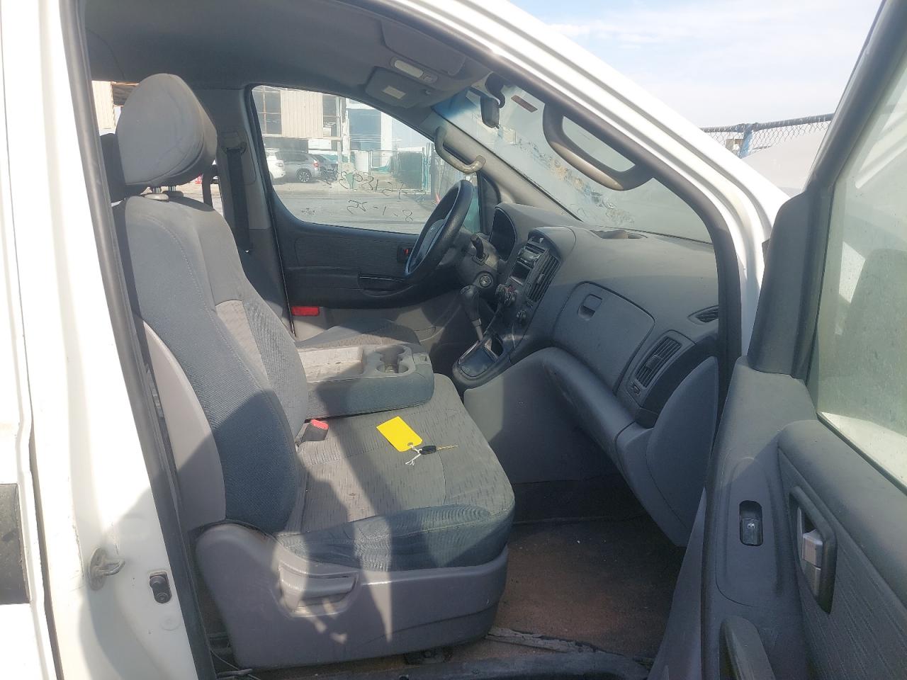 KMJWA37R3EU625046 - 2014 Hyundai H1 - #87518935