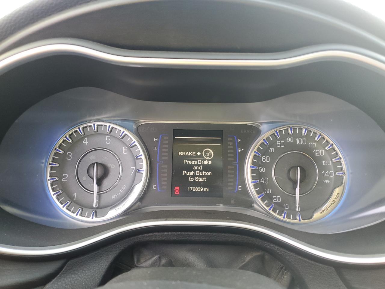 2015 Chrysler 200 - Image 9