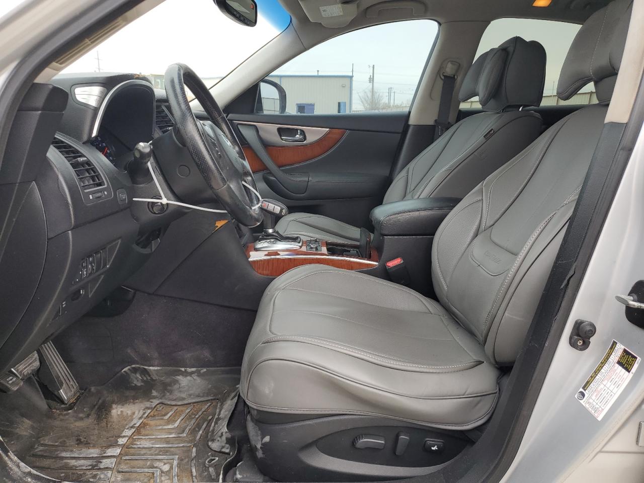 2010 Infiniti FX - Image 7