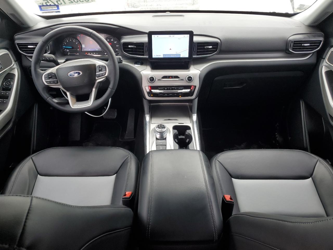 2023 Ford Explorer - Image 8