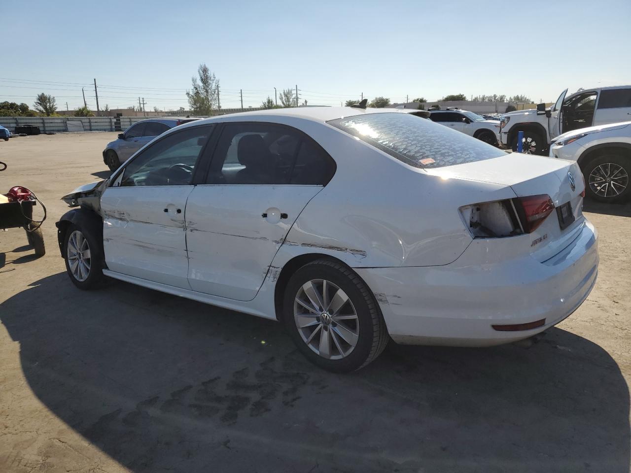 2016 Volkswagen Jetta - Image 2