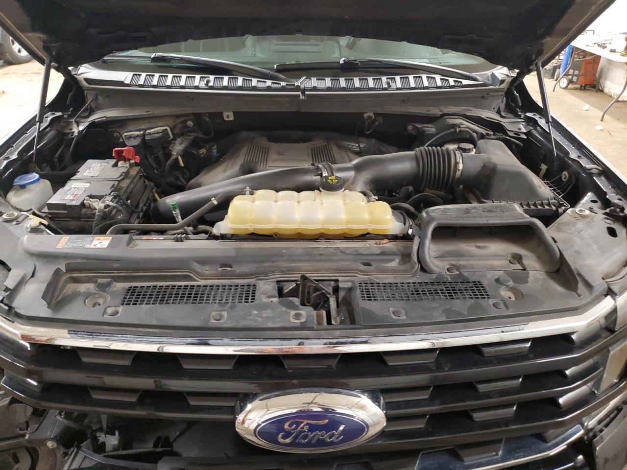 2019 Ford Expedition - Image 12