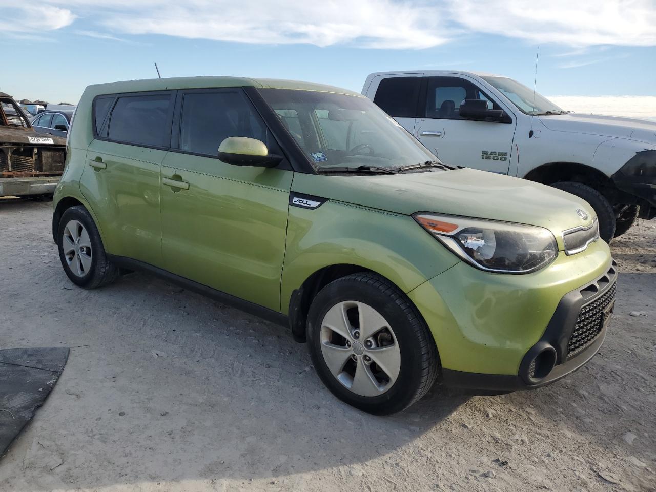 VIN KNDJN2A22F7799331 2015 KIA SOUL no.4