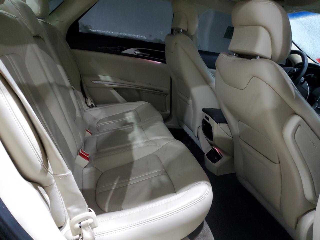 2015 Lincoln MKZ - Image 10