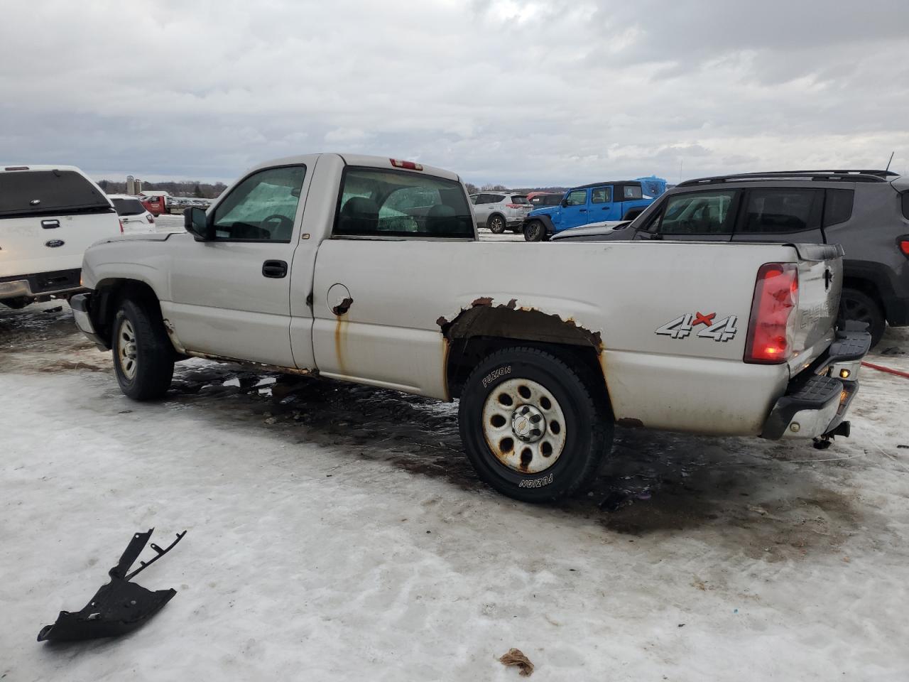 2005 Chevrolet Silverado - Image 2