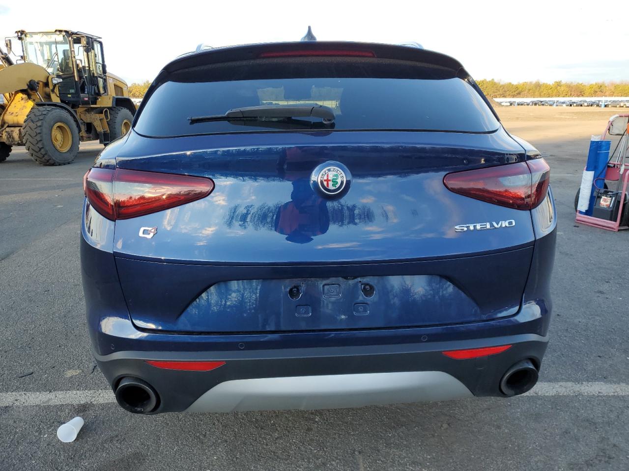 VIN ZASFAKAN1J7B62975 2018 ALFA ROMEO STELVIO no.6