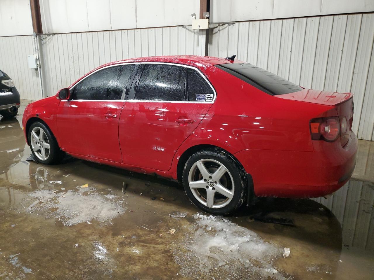 2010 Volkswagen Jetta - Image 2