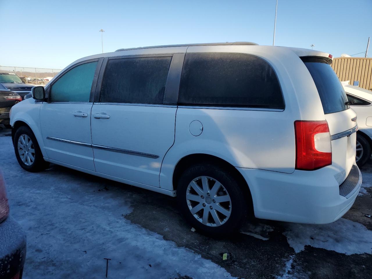 2014 Chrysler Town & Country - Image 2