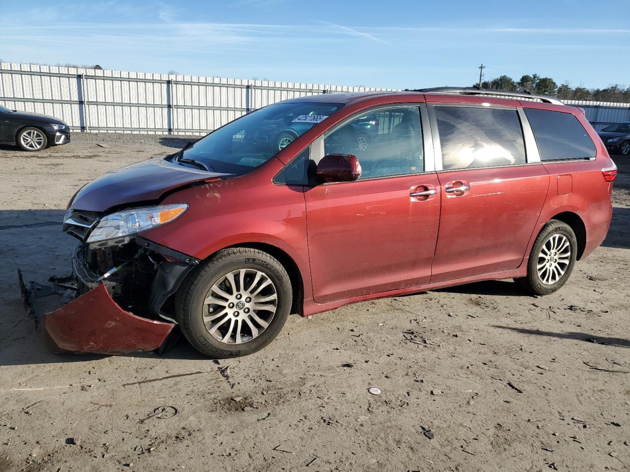 2018 Toyota Sienna - Image 1