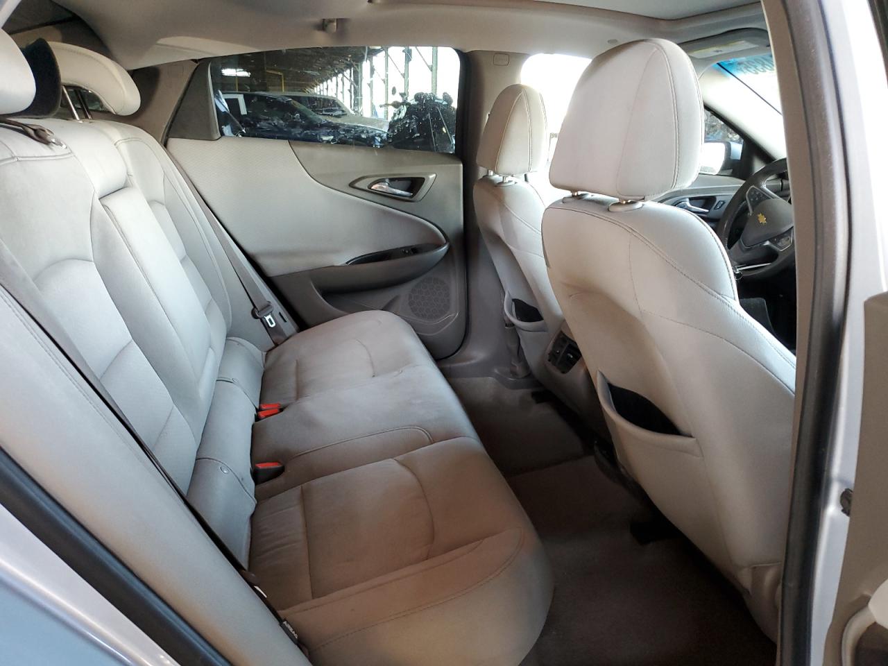 2018 Chevrolet Malibu - Image 10