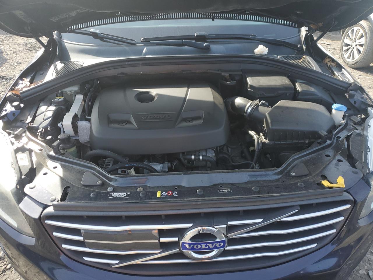 2017 Volvo XC60 - Image 11