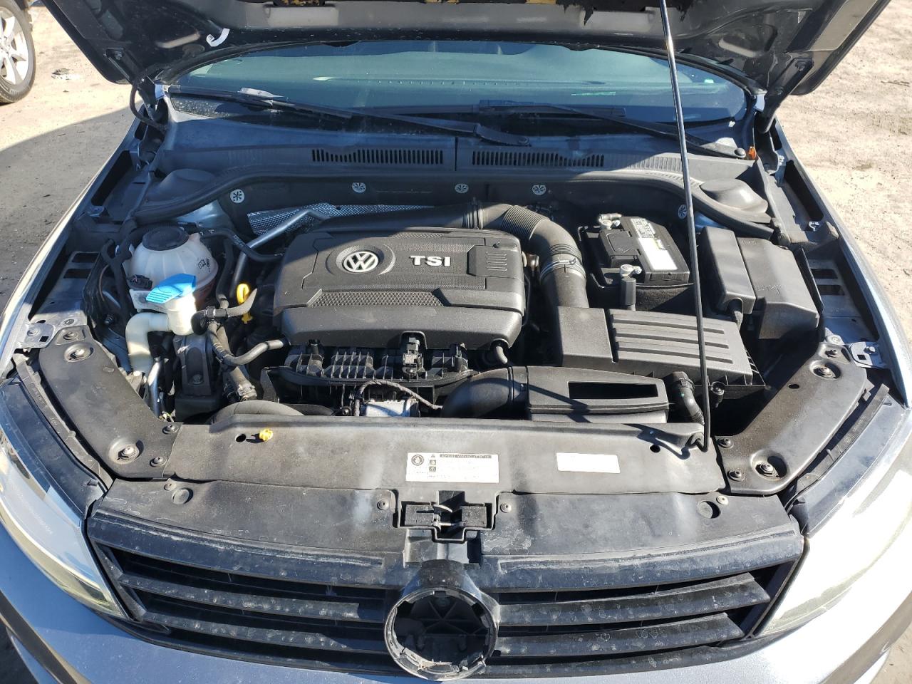 2018 Volkswagen Jetta - Image 11