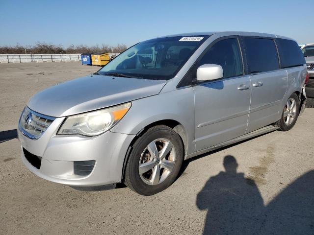 2010 Volkswagen Routan Se