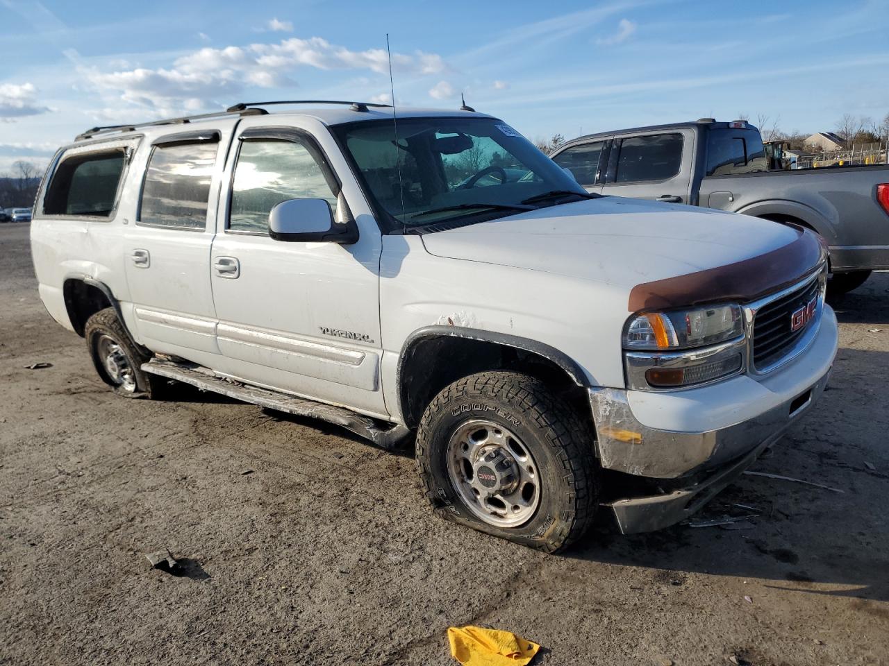 2004 GMC Yukon - Image 4