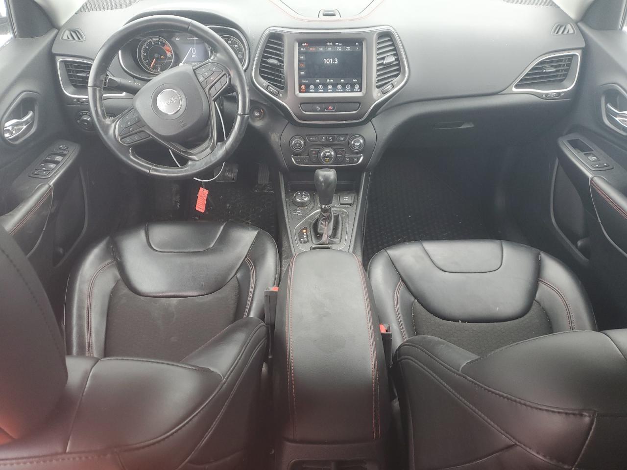 2020 Jeep Cherokee - Image 8