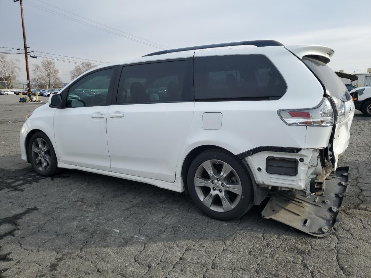 2012 Toyota Sienna - Image 2