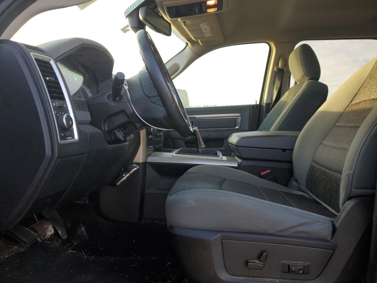 2014 RAM 1500 - Image 8