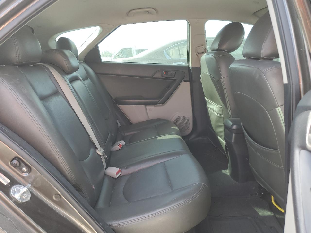 2011 Kia Forte - Image 10