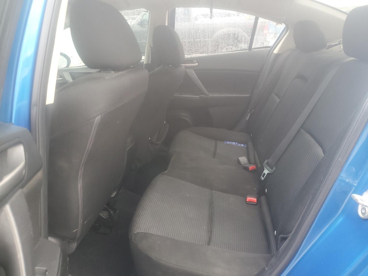 2012 Mazda 3 - Image 11