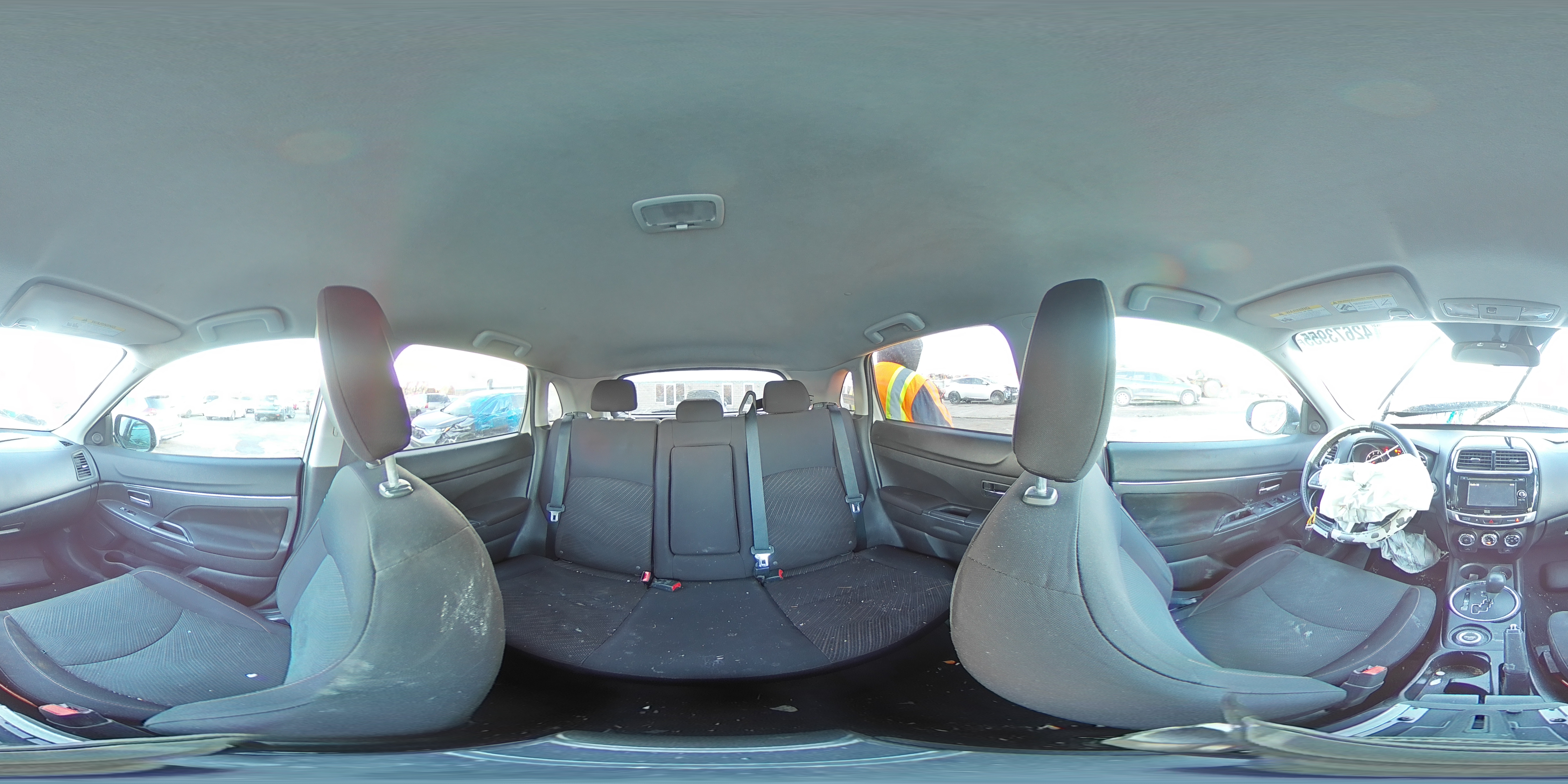 2015 Mitsubishi Outlander - Image 14
