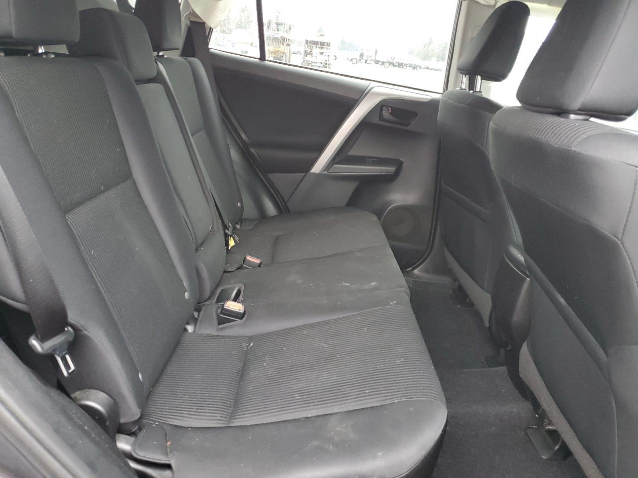 2016 Toyota RAV 4 - Image 11