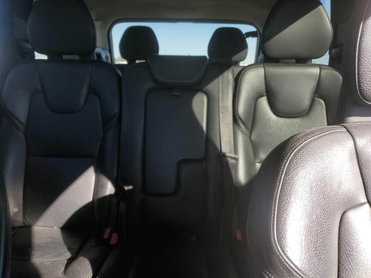 2016 Volvo XC90 - Image 10