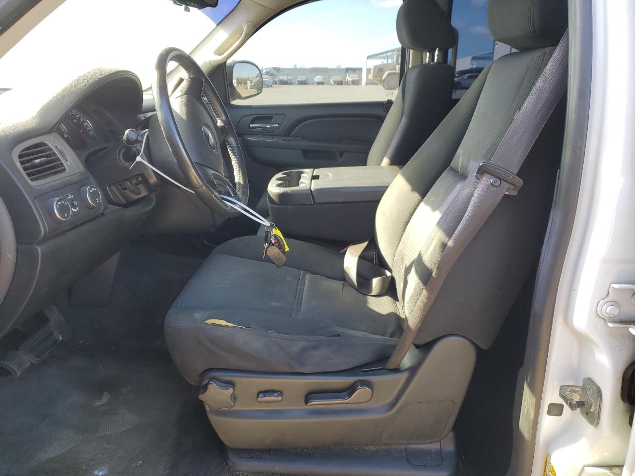 2010 Chevrolet Suburban - Image 7