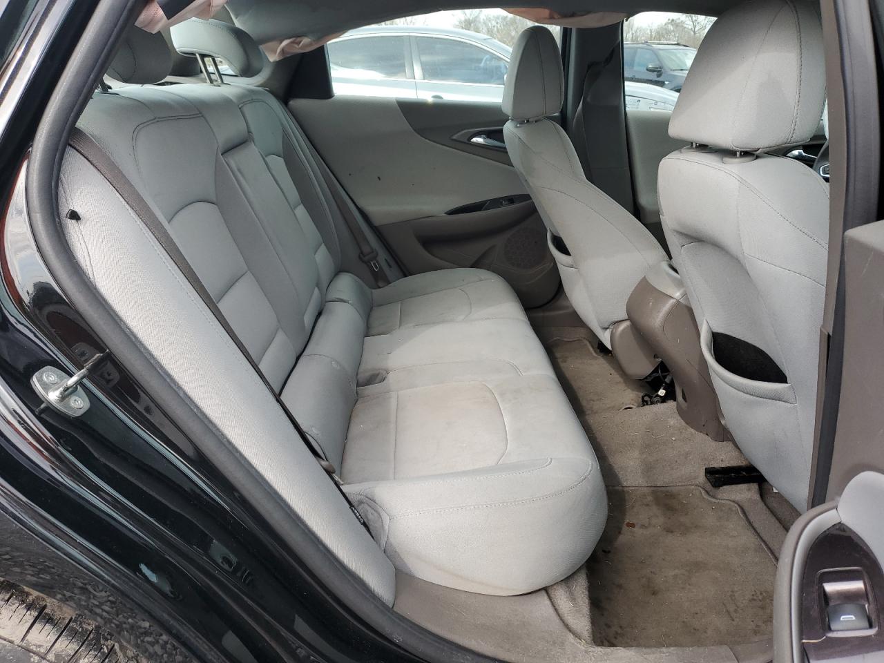 2016 Chevrolet Malibu - Image 11