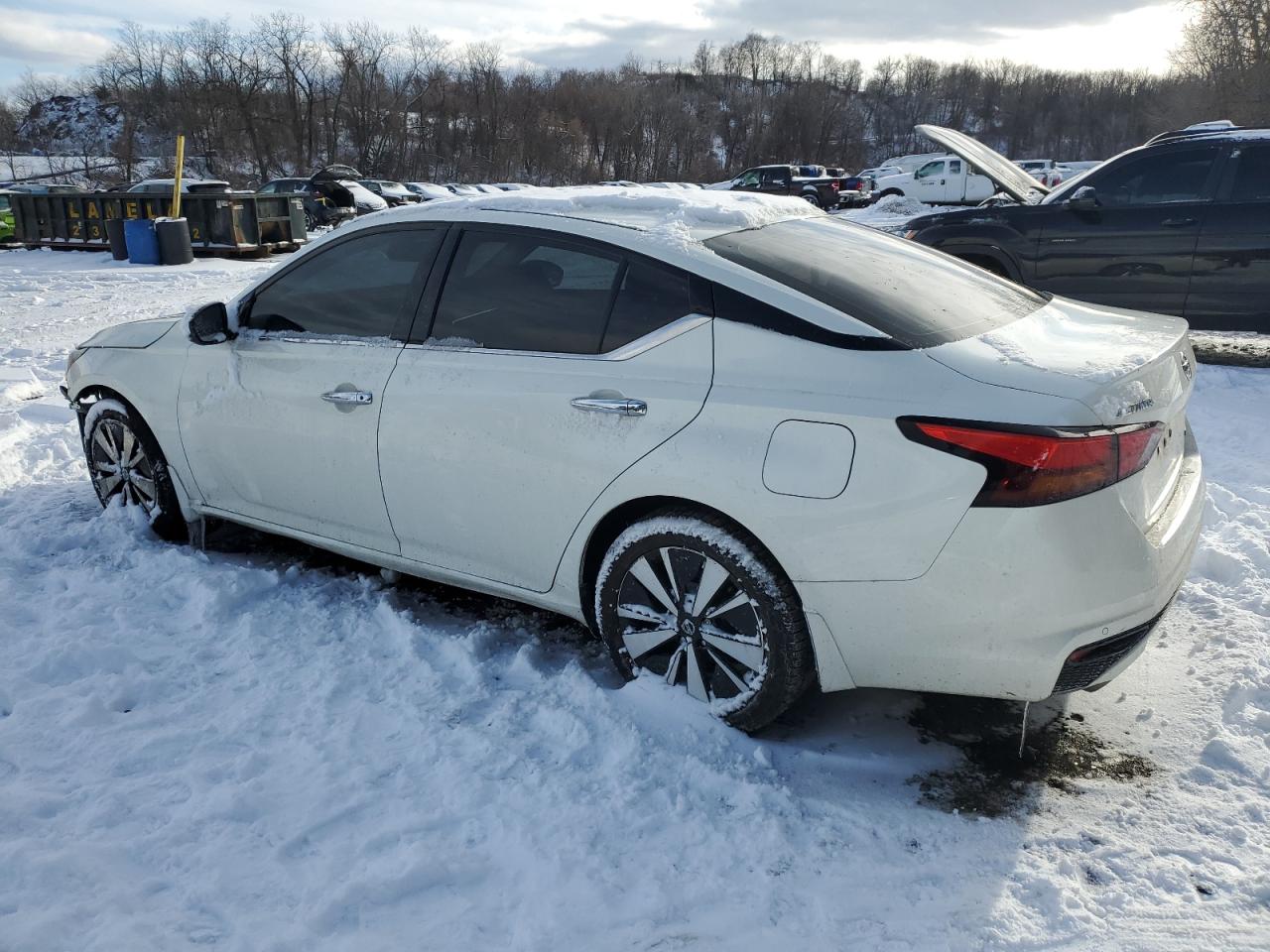 2019 Nissan Altima - Image 2