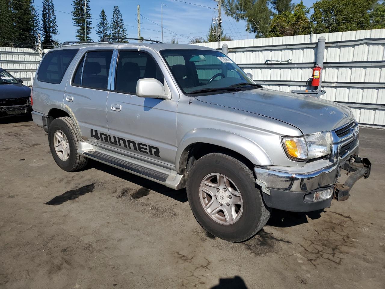 2002 Toyota 4Runner - Image 4