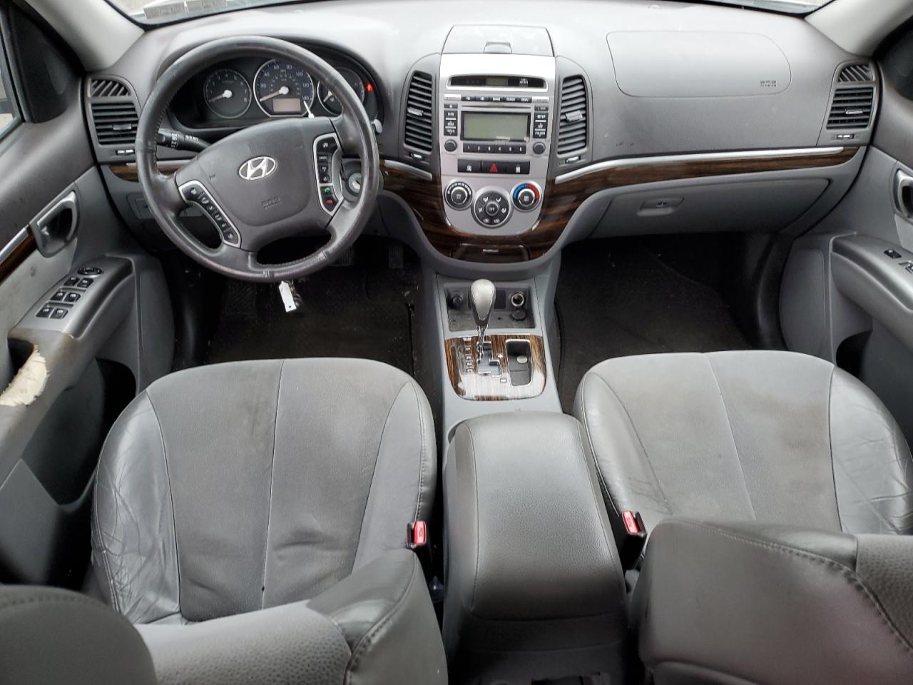 2012 Hyundai Santa Fe - Image 8