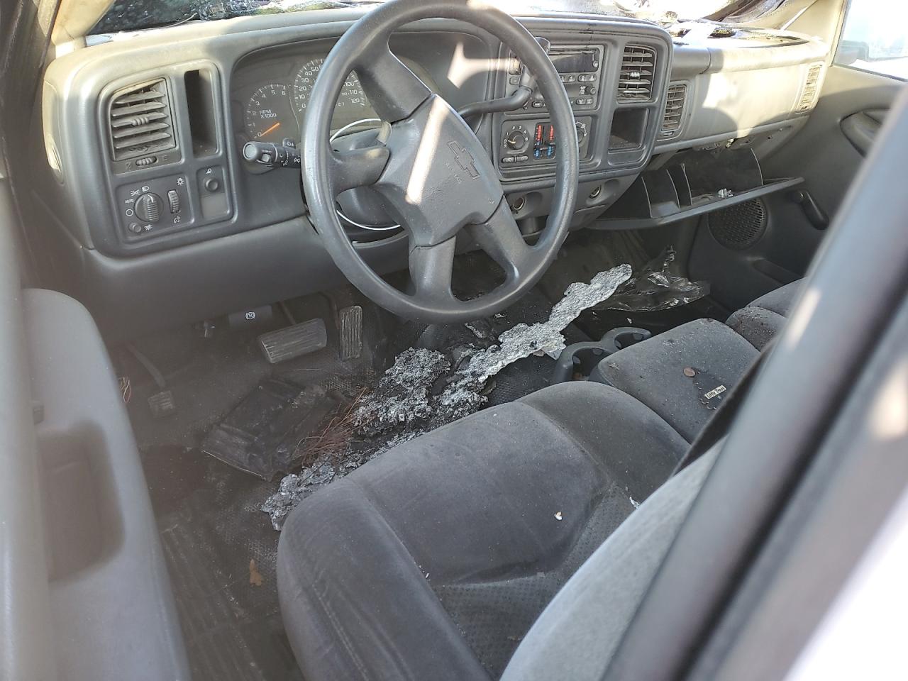 2006 Chevrolet Silverado - Image 8