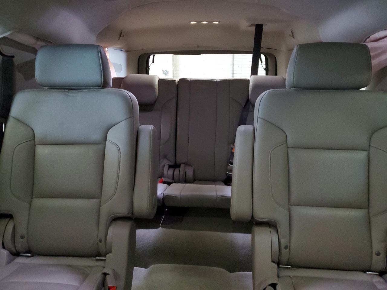 2017 Chevrolet Suburban - Image 10