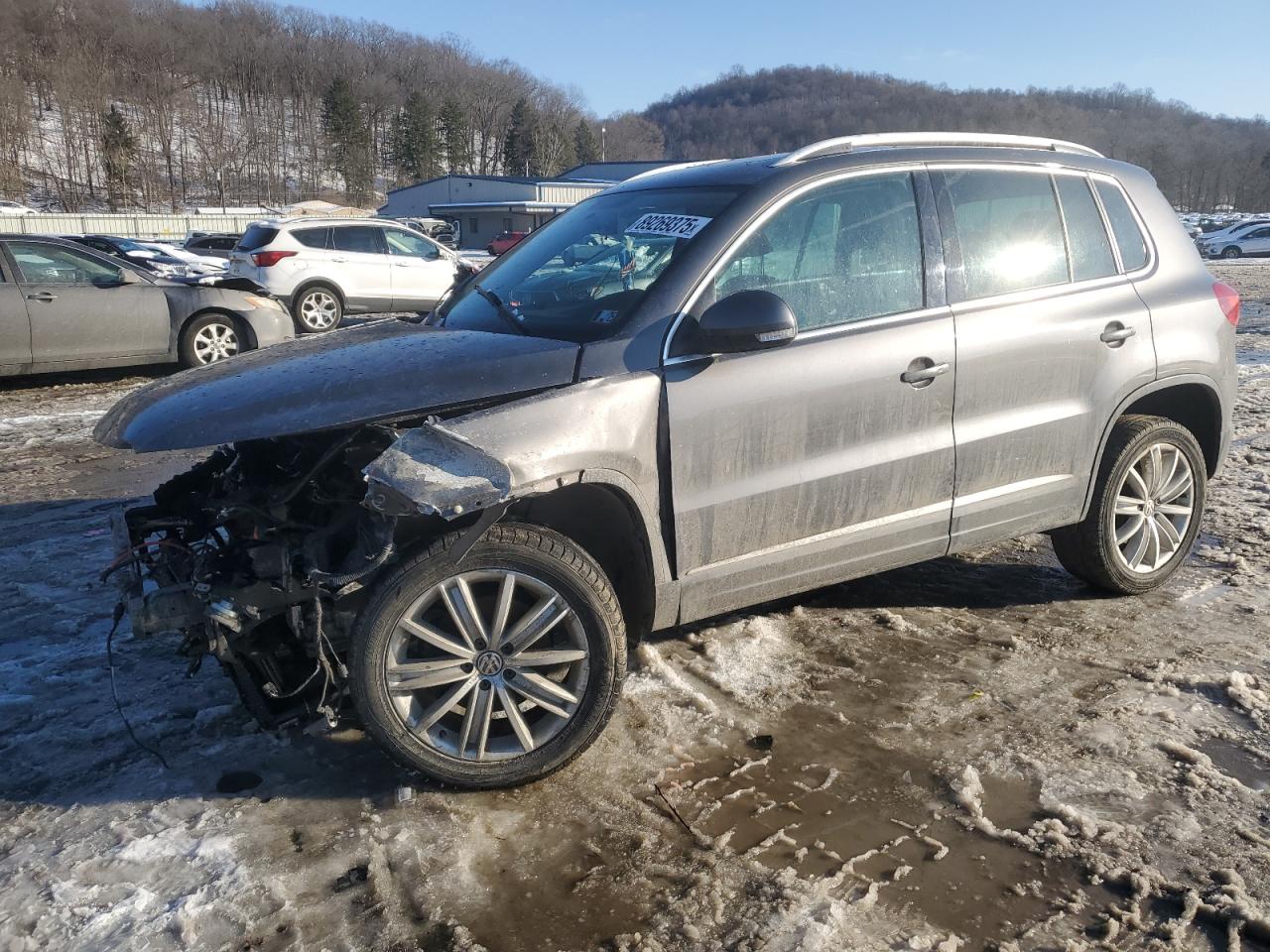 2015 Volkswagen Tiguan - Image 1