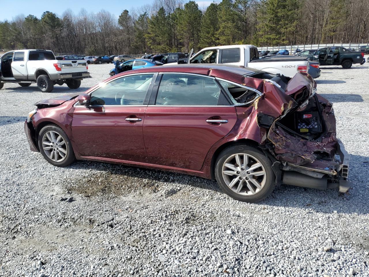 2015 Toyota Avalon - Image 2
