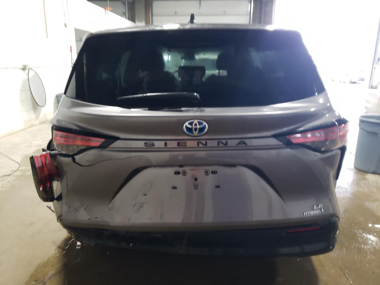 2021 Toyota Sienna Le VIN: 5TDKRKEC3MS016046 Lot: 42633695