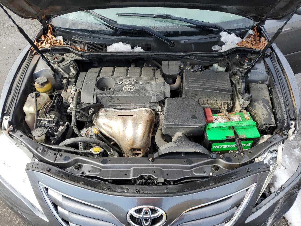 2010 Toyota Camry - Image 11