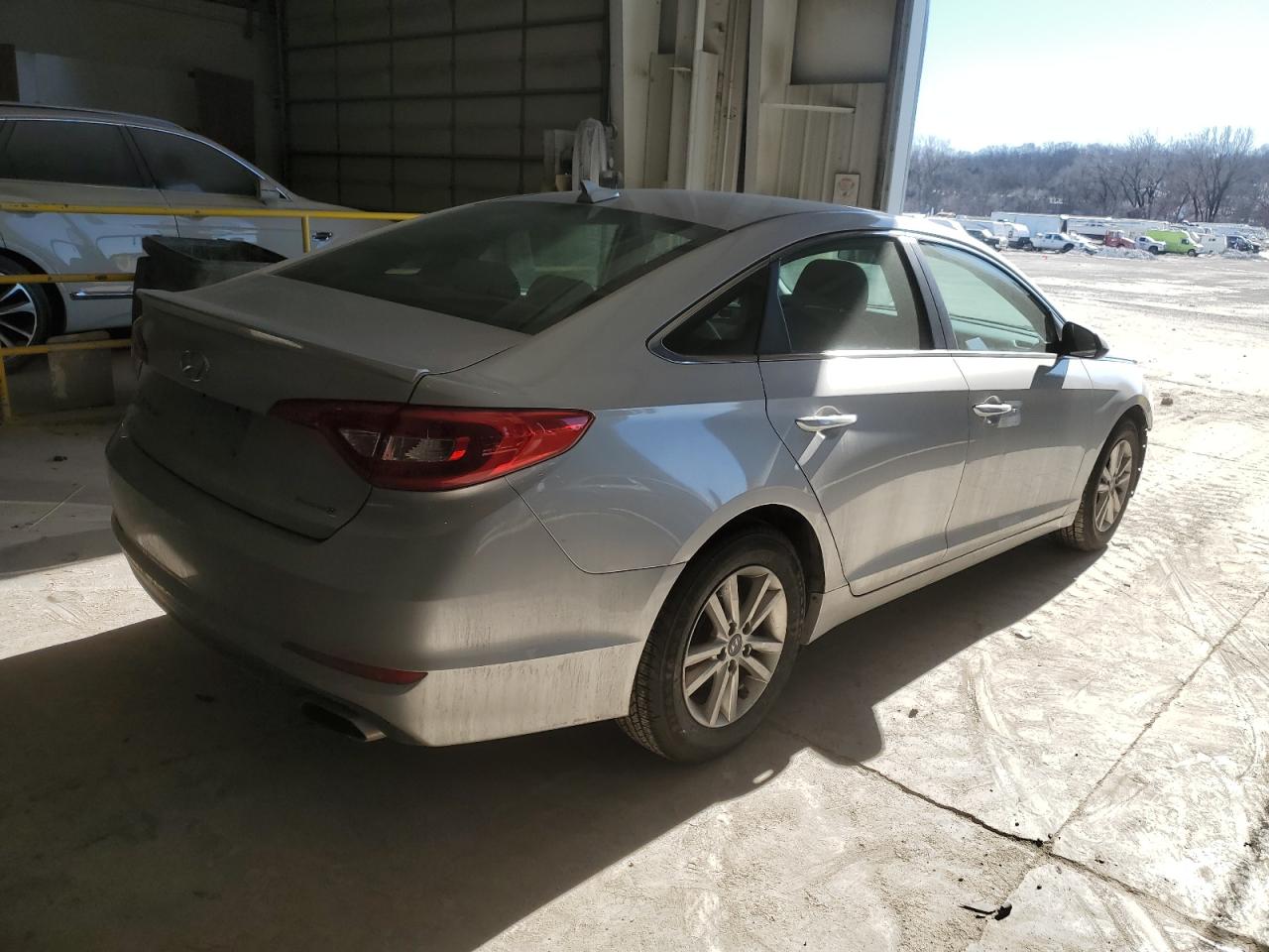 2015 Hyundai Sonata - Image 3