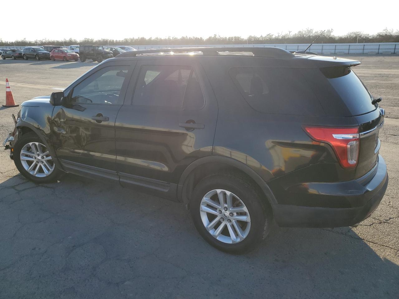 2015 Ford Explorer - Image 2