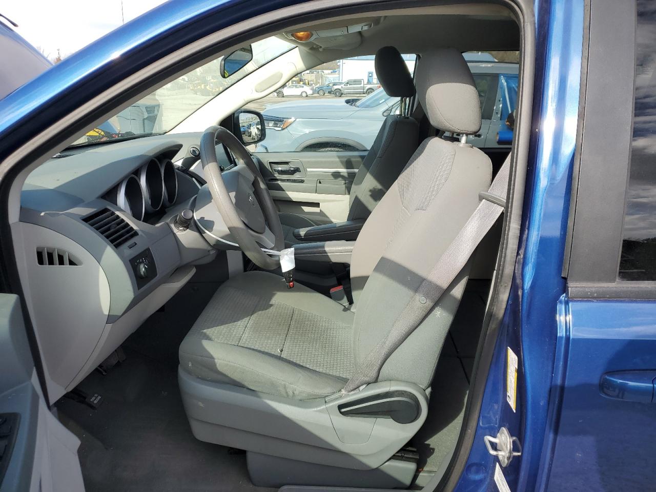 2010 Dodge Caravan - Image 7